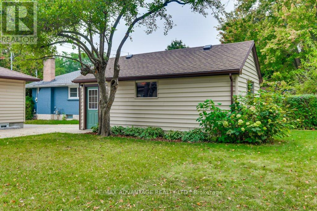 303 Griffith Street, London South, Ontario  N6K 2R5 - Photo 39 - X12420619