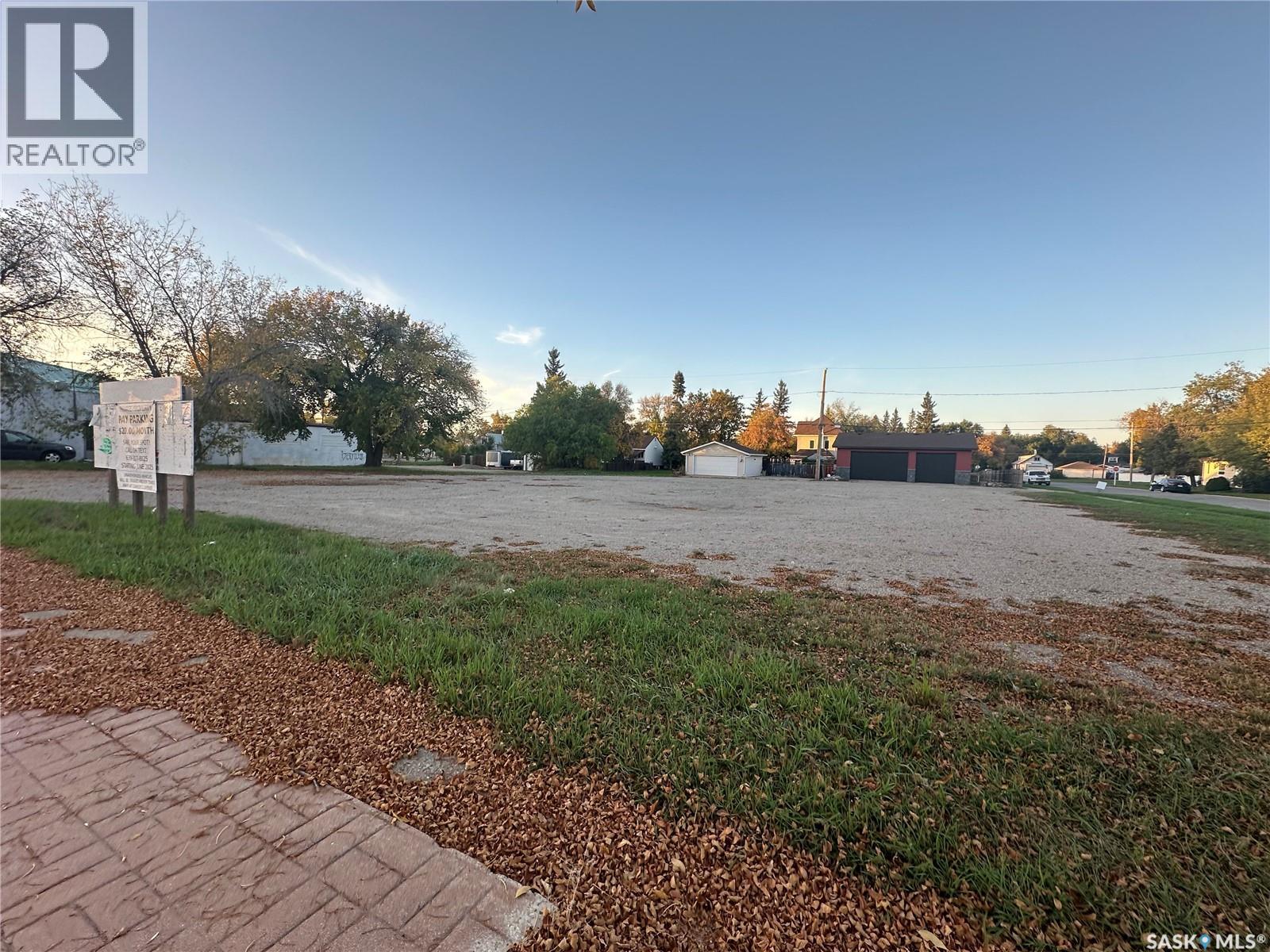 168 & 174 3rd Avenue E, Melville, Saskatchewan  S0A 2P0 - Photo 2 - SK019198