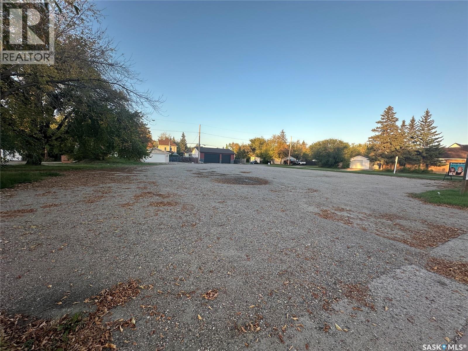 168 & 174 3rd Avenue E, Melville, Saskatchewan  S0A 2P0 - Photo 3 - SK019198