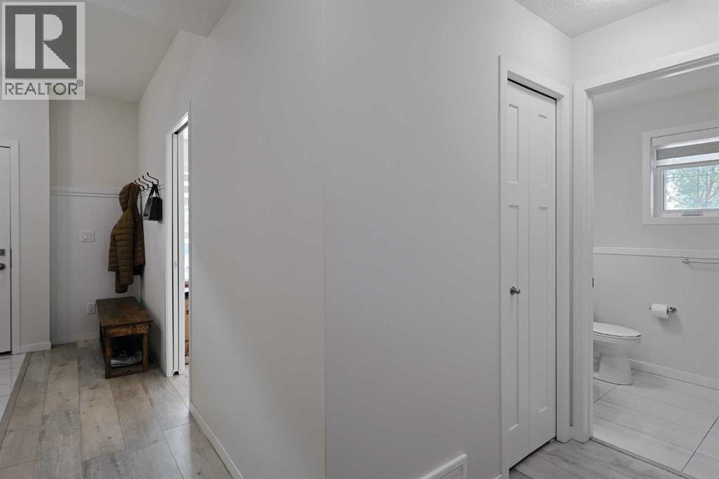 220 South Point Park Sw, Airdrie, Alberta  T4B 5C3 - Photo 12 - A2226492
