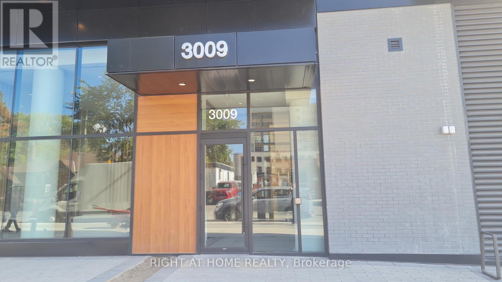 430 - 3009 Novar Road, Mississauga, Ontario  L5B 0P9 - Photo 2 - W12422819