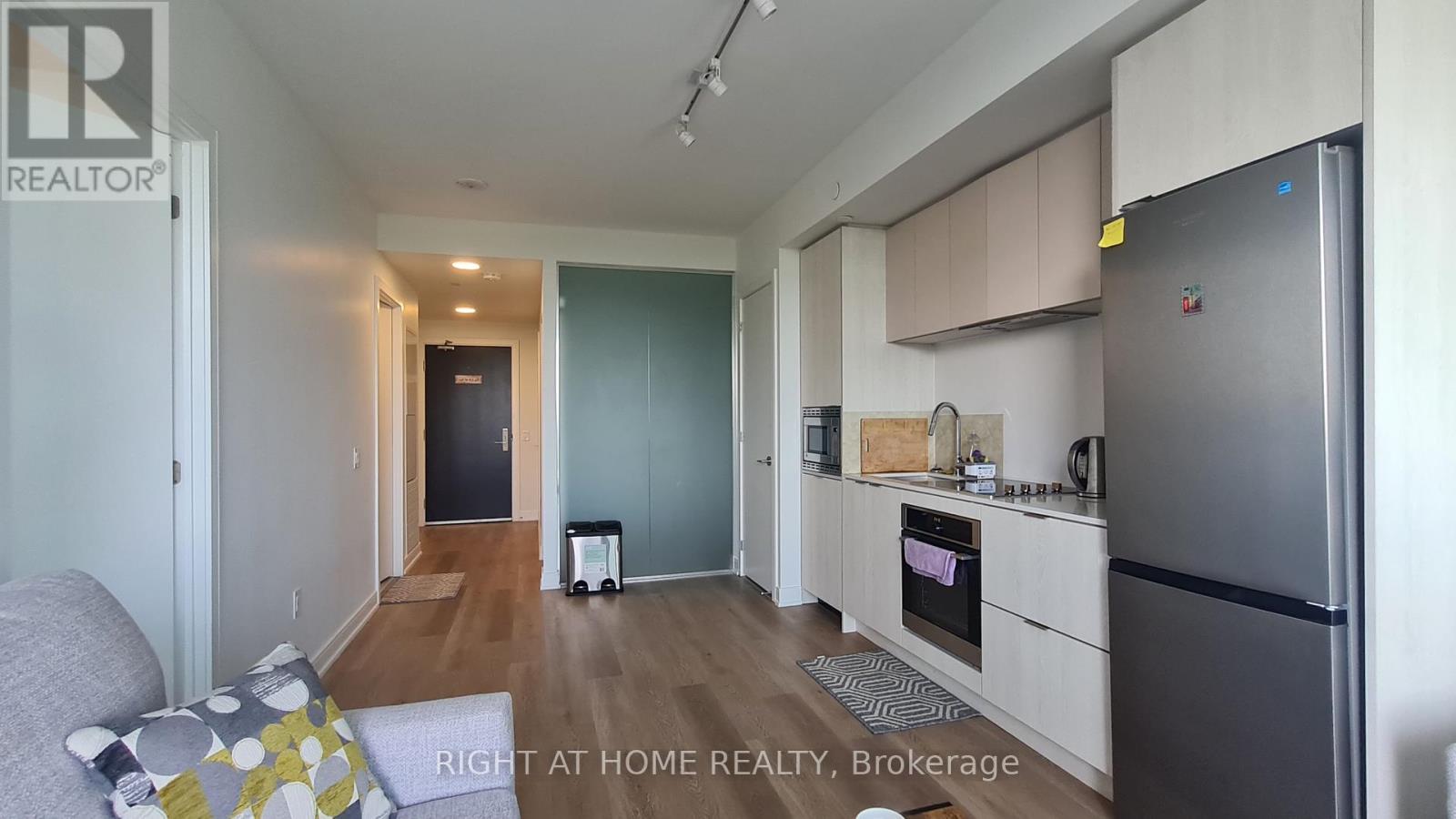 430 - 3009 Novar Road, Mississauga, Ontario  L5B 0P9 - Photo 4 - W12422819