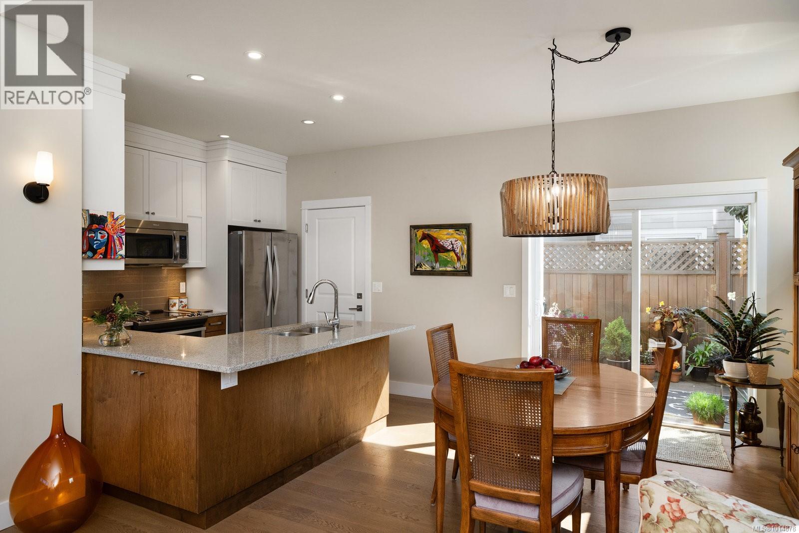 2 2430 Henry Ave, Sidney, British Columbia  V8L 2B7 - Photo 10 - 1014878