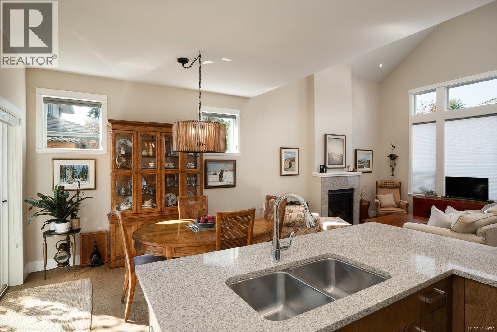 2 2430 Henry Ave, Sidney, British Columbia  V8L 2B7 - Photo 13 - 1014878