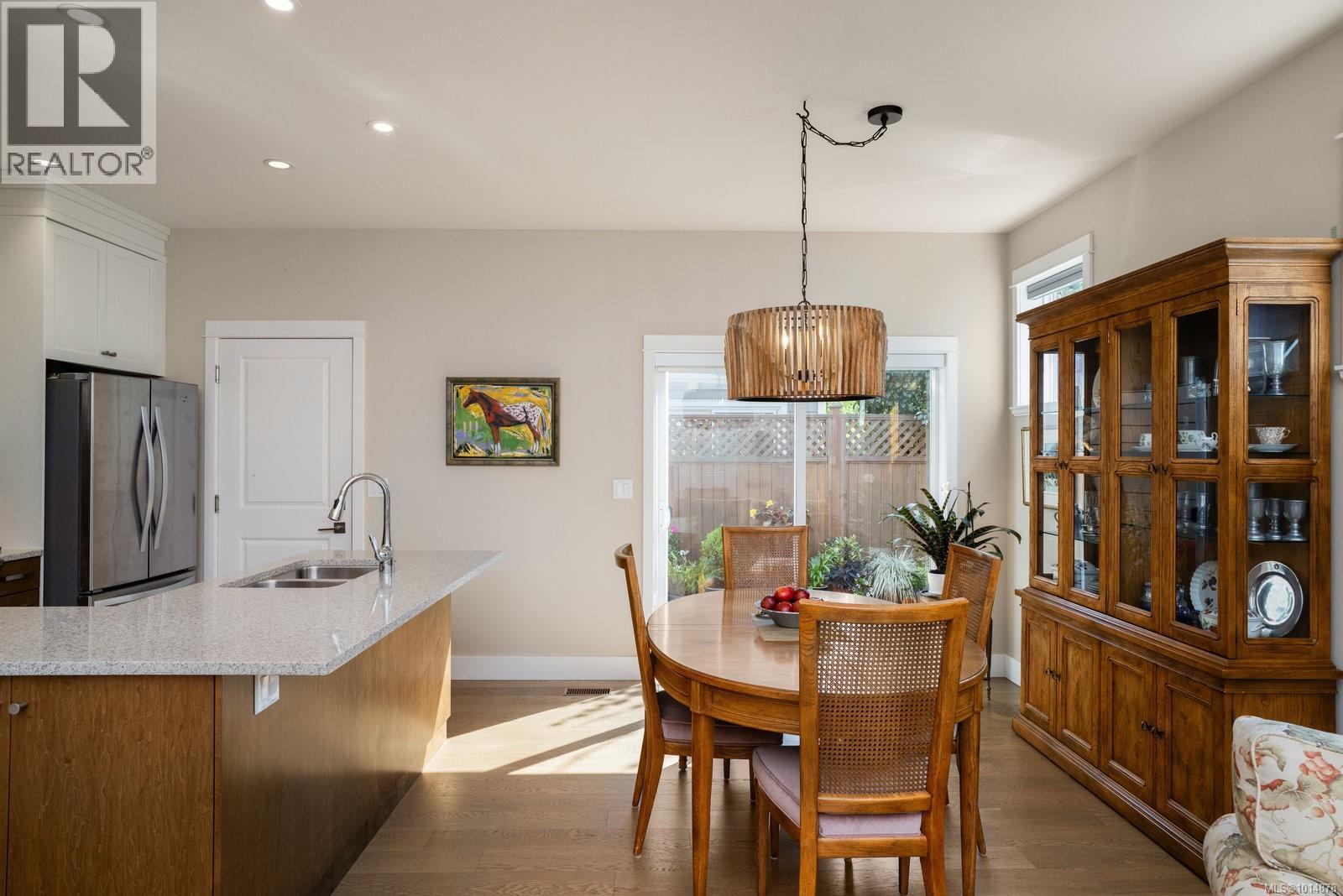 2 2430 Henry Ave, Sidney, British Columbia  V8L 2B7 - Photo 8 - 1014878