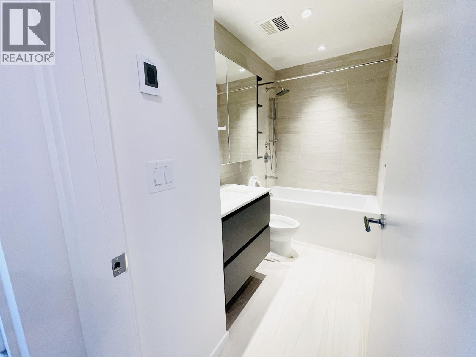 216 6600 Minoru Boulevard, Richmond, British Columbia  V6Y 0N3 - Photo 9 - R3048888