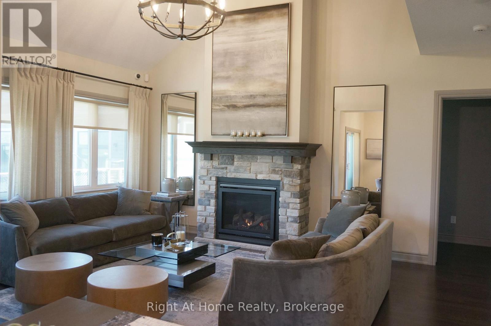 107 Beacon Drive, Blue Mountains, Ontario  N0H 2P0 - Photo 12 - X12422834
