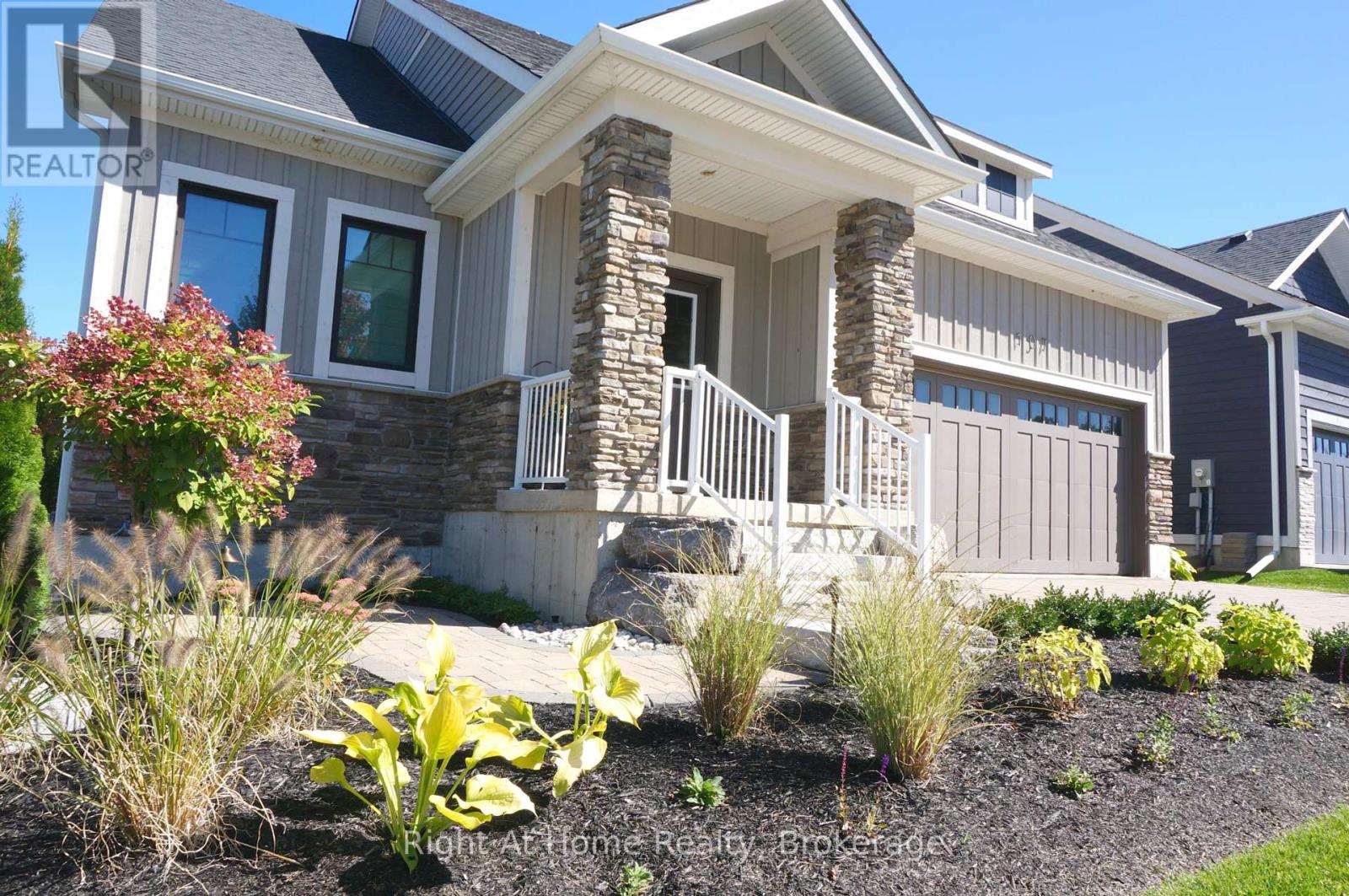 107 Beacon Drive, Blue Mountains, Ontario  N0H 2P0 - Photo 2 - X12422834
