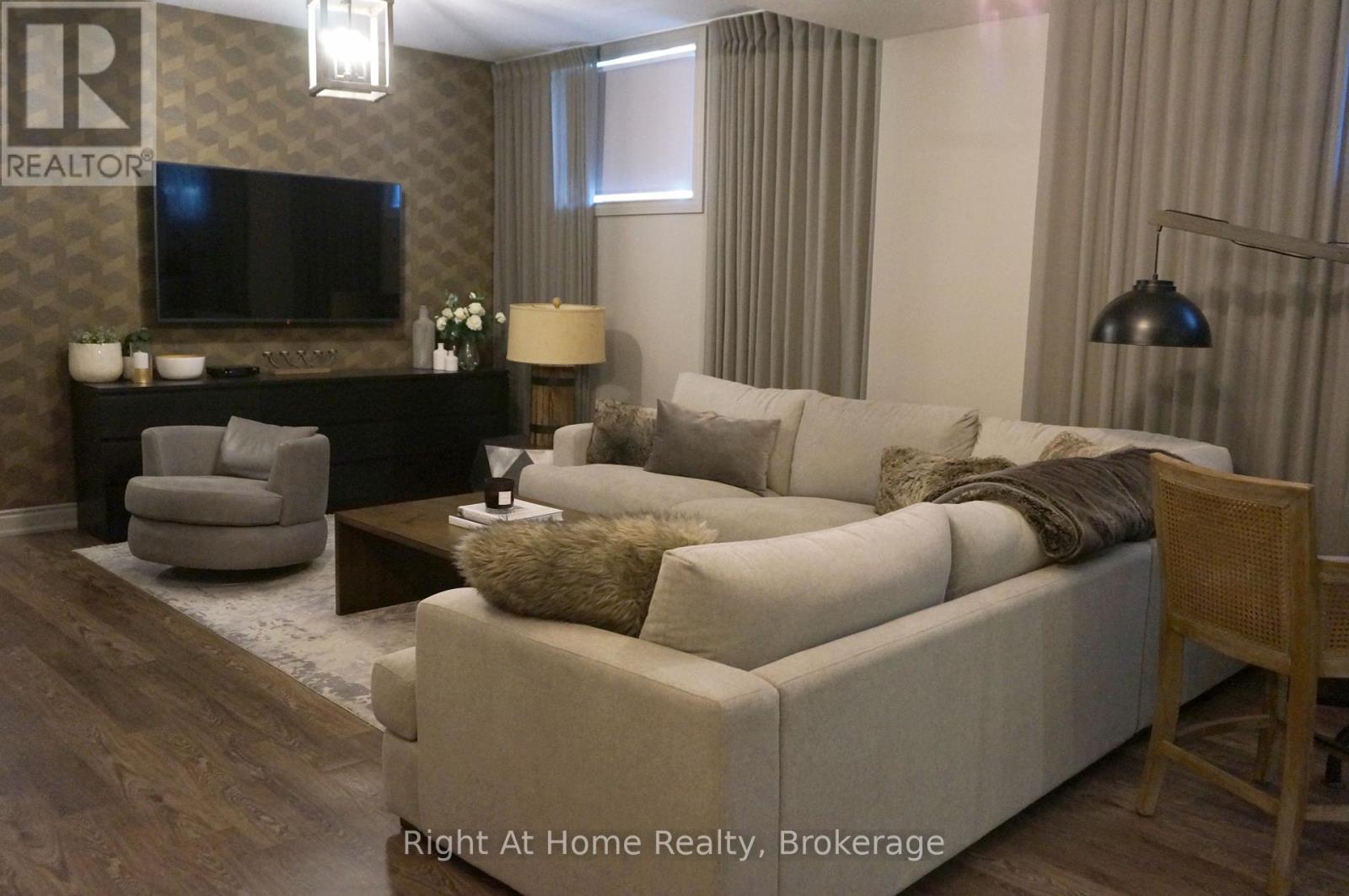 107 Beacon Drive, Blue Mountains, Ontario  N0H 2P0 - Photo 34 - X12422834