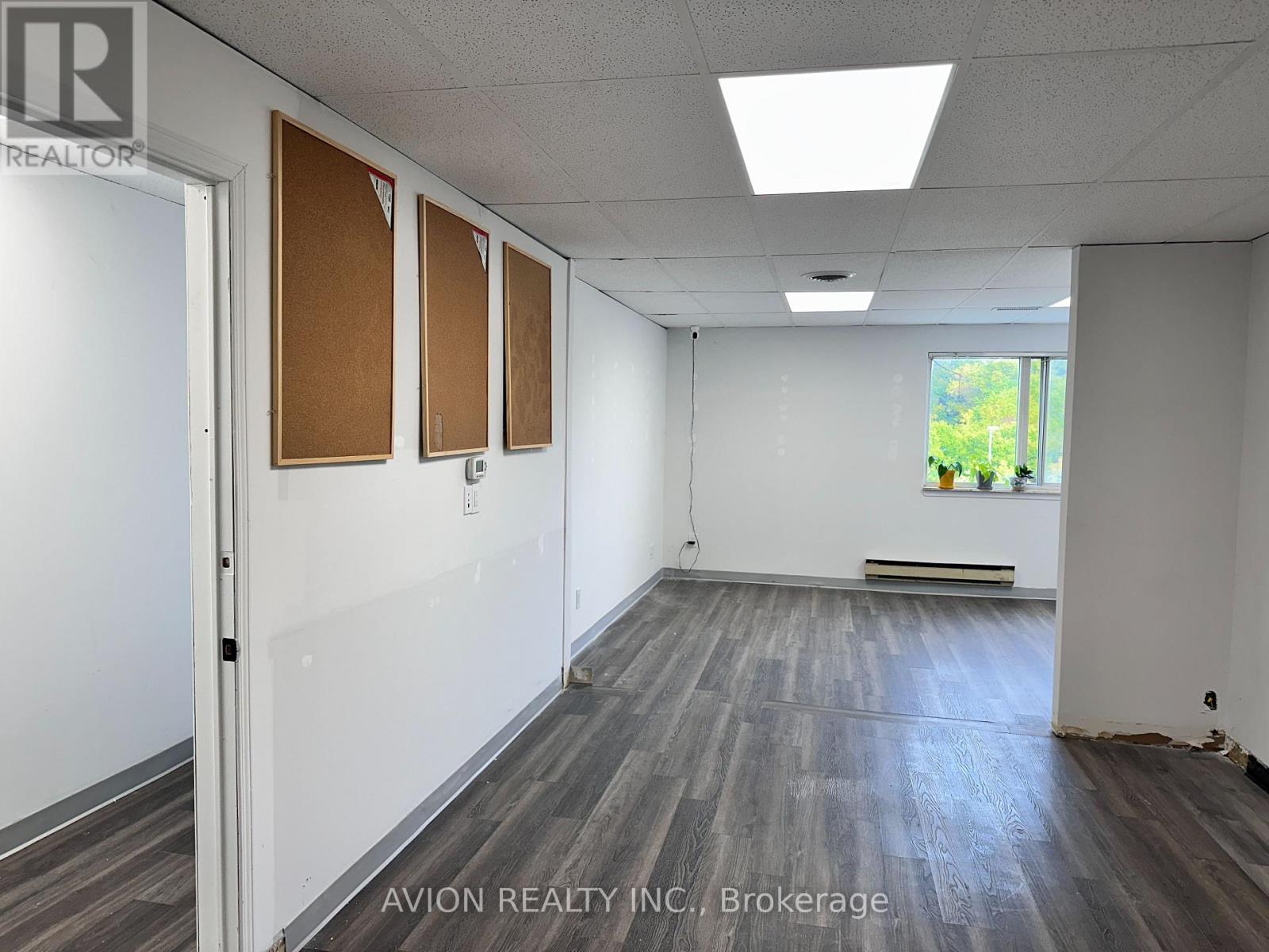 2b - 7027 Yonge Street, Markham, Ontario  L3T 2A5 - Photo 9 - N12402956
