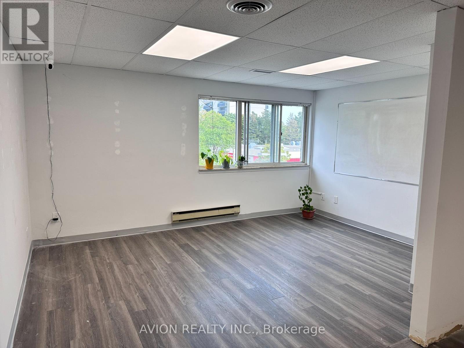 2b - 7027 Yonge Street, Markham, Ontario  L3T 2A5 - Photo 12 - N12402956