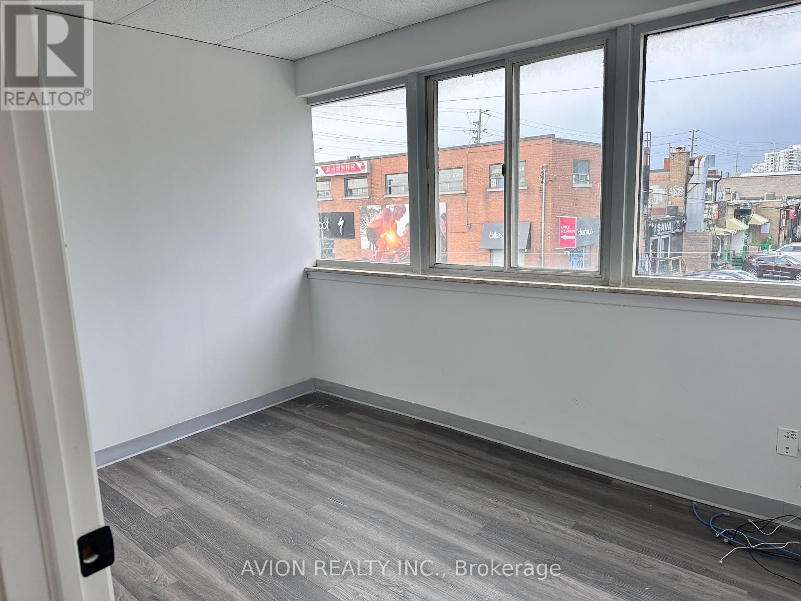 2b - 7027 Yonge Street, Markham, Ontario  L3T 2A5 - Photo 13 - N12402956