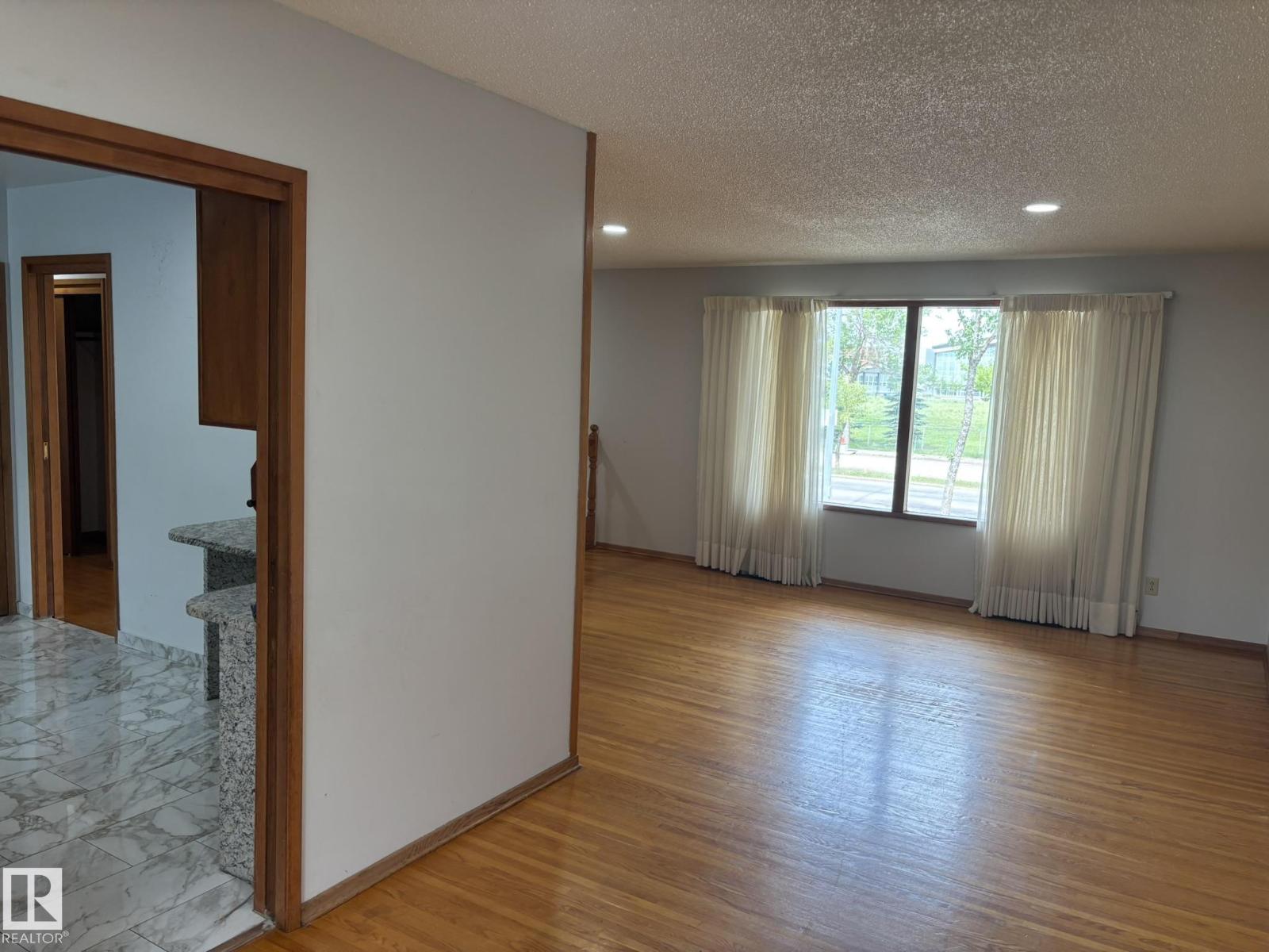16603 95 Av Nw, Edmonton, Alberta  T5P 0B1 - Photo 11 - E4459161