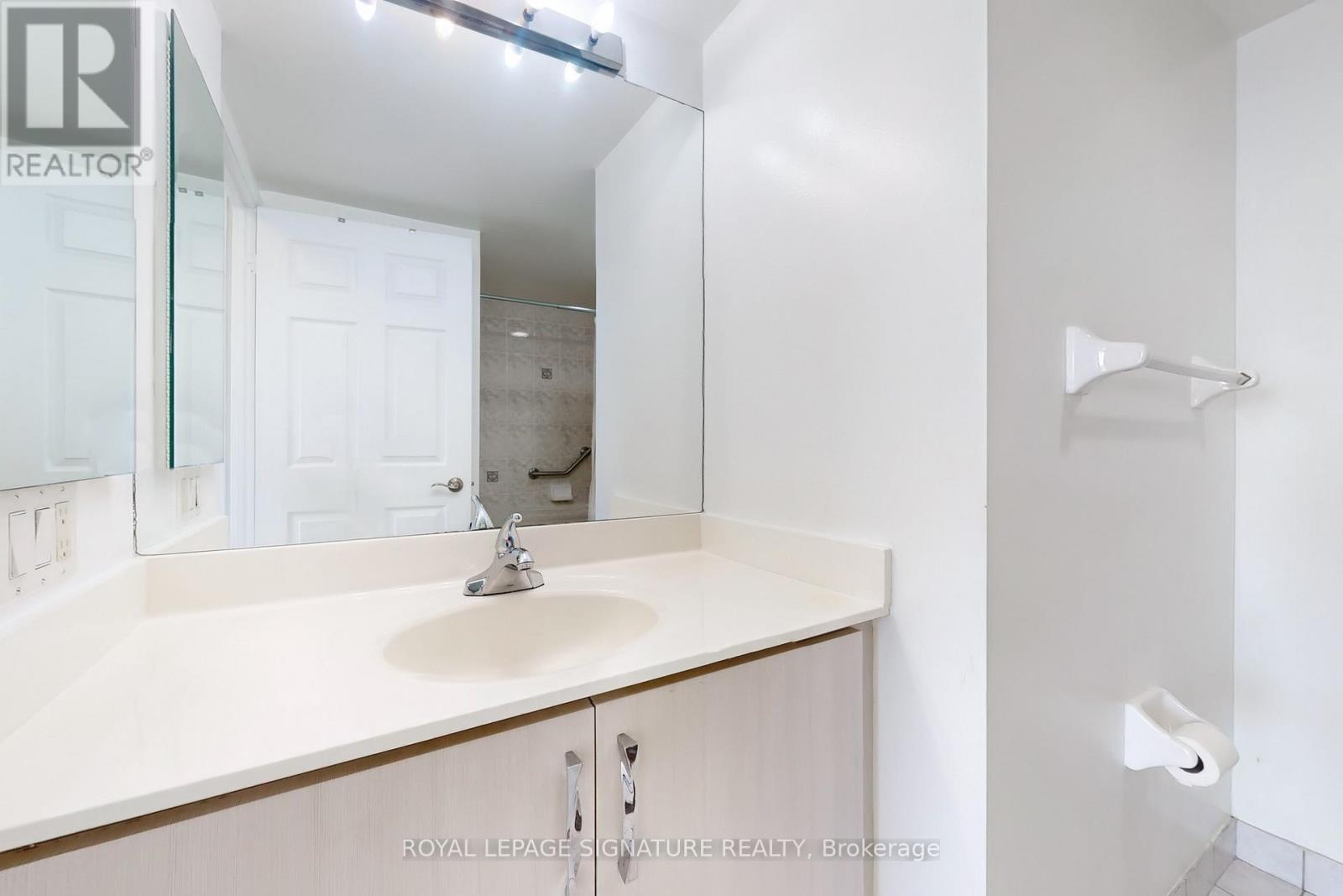 621 - 8 Mondeo Drive, Toronto, Ontario  M1P 5C7 - Photo 14 - E12422863