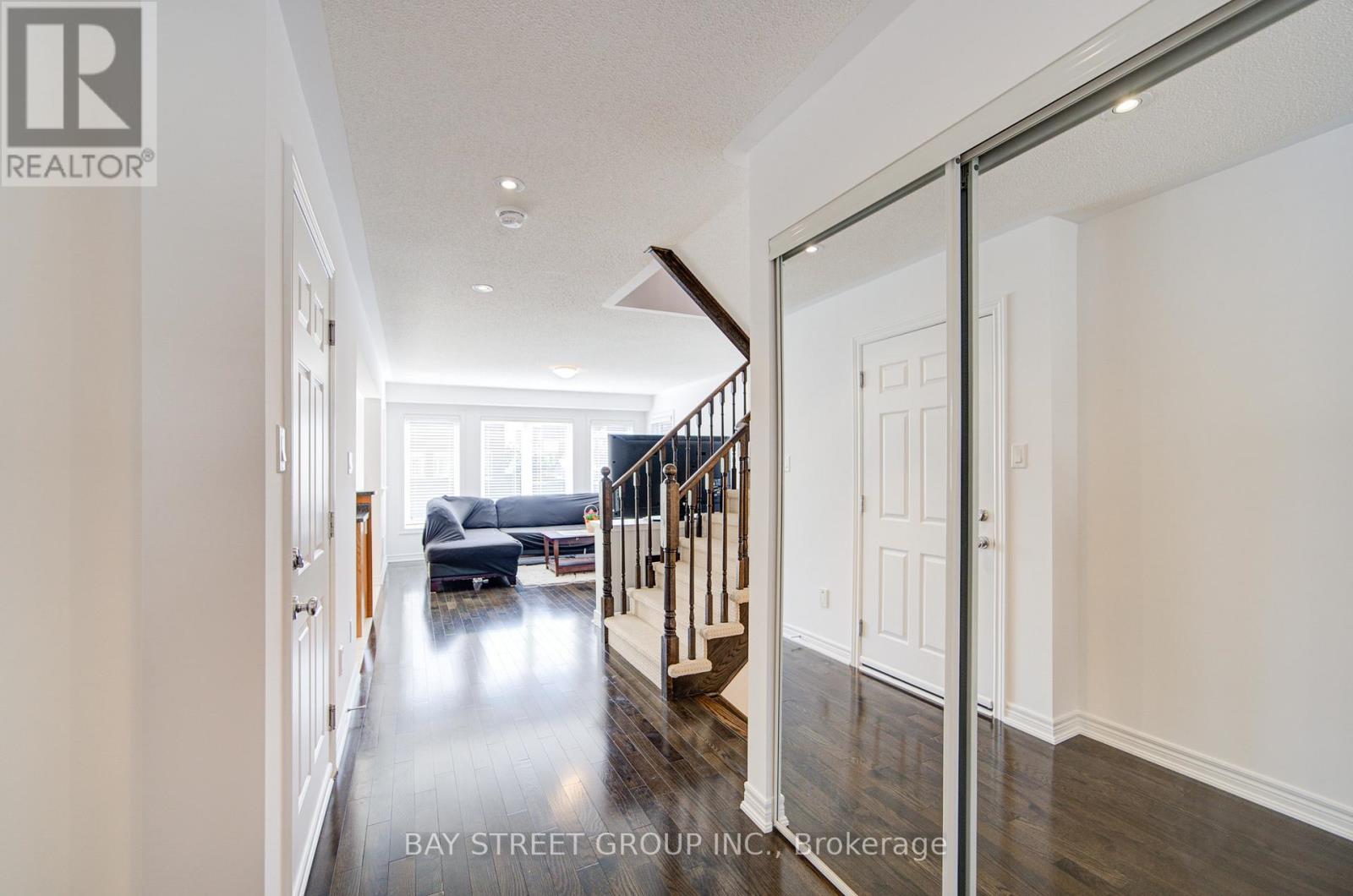 66 Sequin Drive, Richmond Hill, Ontario  L4E 0M4 - Photo 11 - N12422847