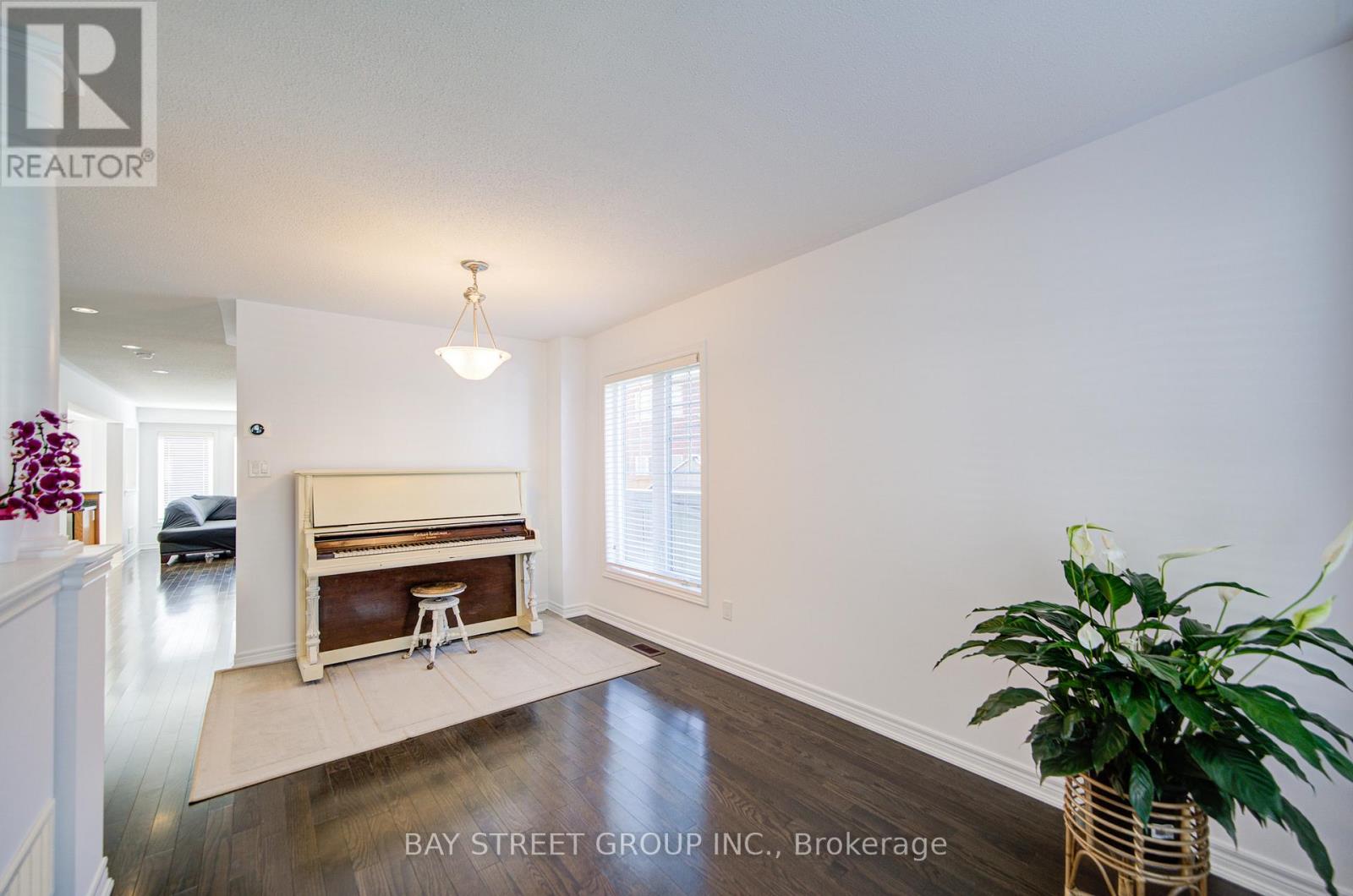 66 Sequin Drive, Richmond Hill, Ontario  L4E 0M4 - Photo 13 - N12422847