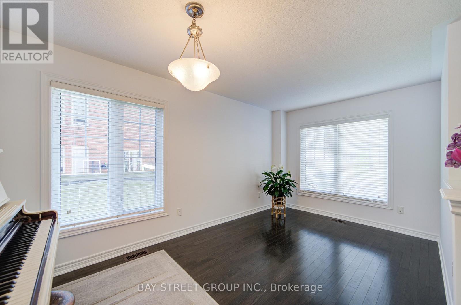 66 Sequin Drive, Richmond Hill, Ontario  L4E 0M4 - Photo 15 - N12422847
