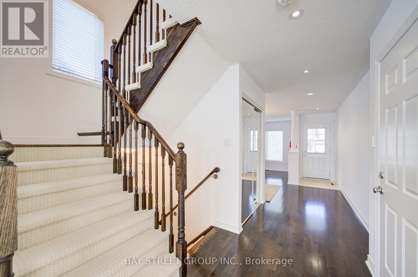 66 Sequin Drive, Richmond Hill, Ontario  L4E 0M4 - Photo 16 - N12422847