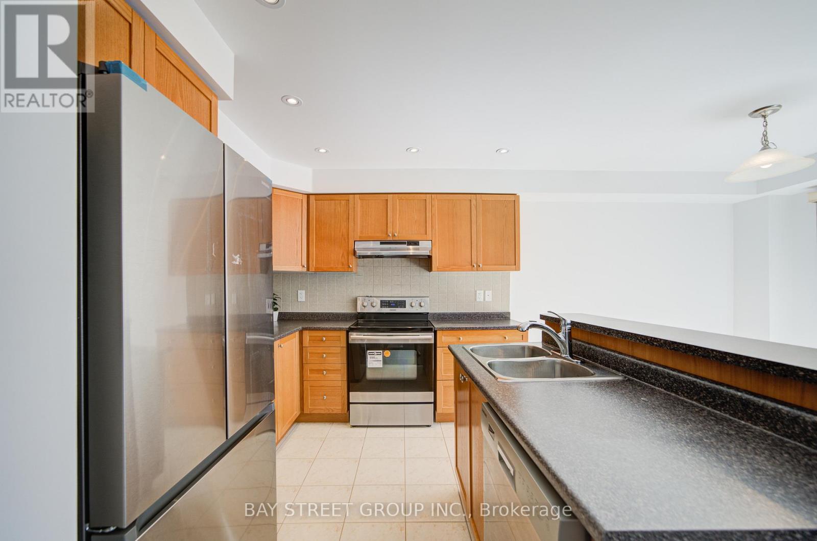 66 Sequin Drive, Richmond Hill, Ontario  L4E 0M4 - Photo 17 - N12422847