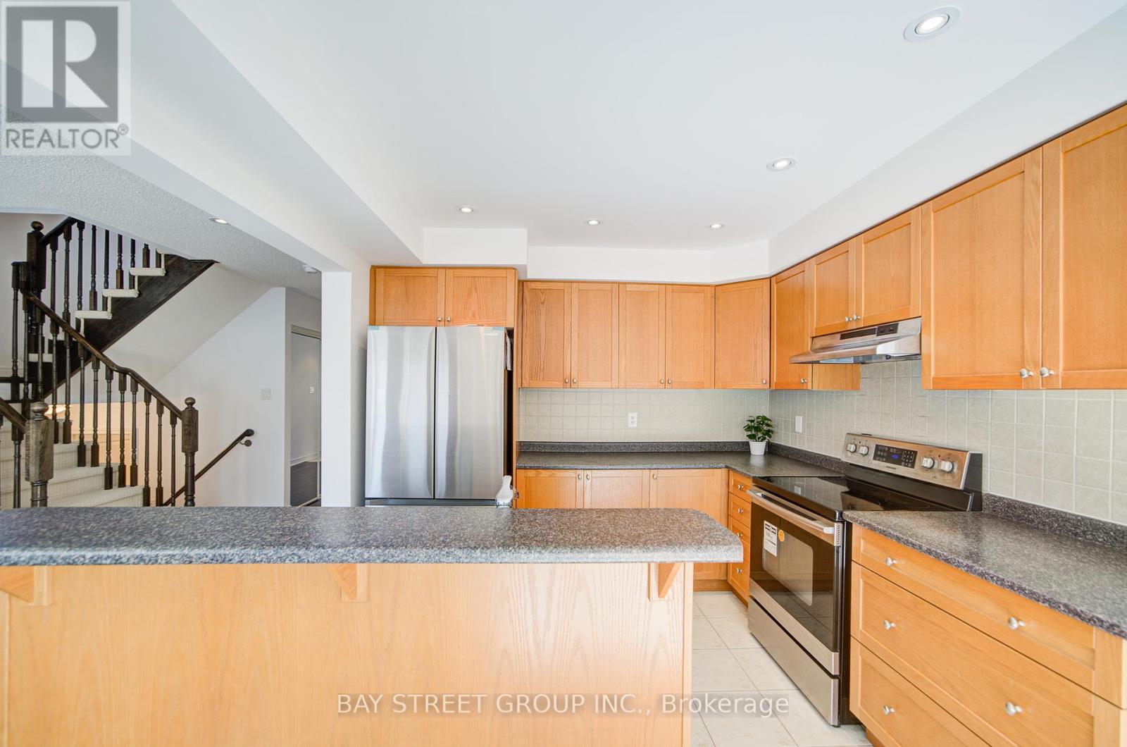 66 Sequin Drive, Richmond Hill, Ontario  L4E 0M4 - Photo 19 - N12422847