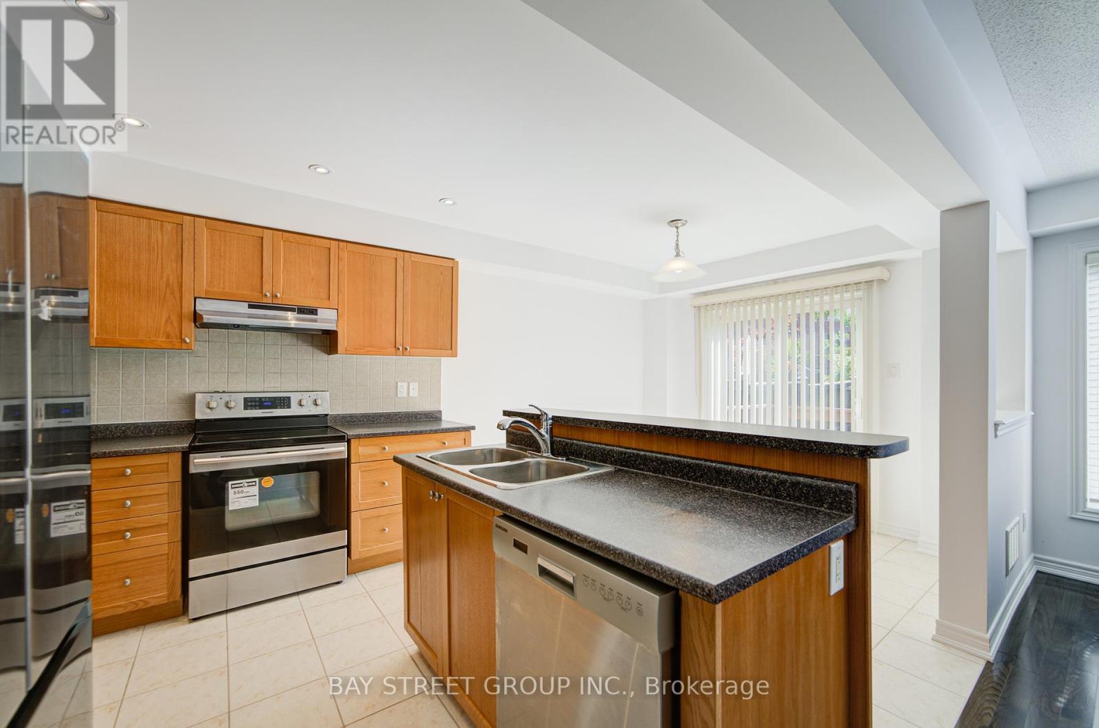 66 Sequin Drive, Richmond Hill, Ontario  L4E 0M4 - Photo 20 - N12422847
