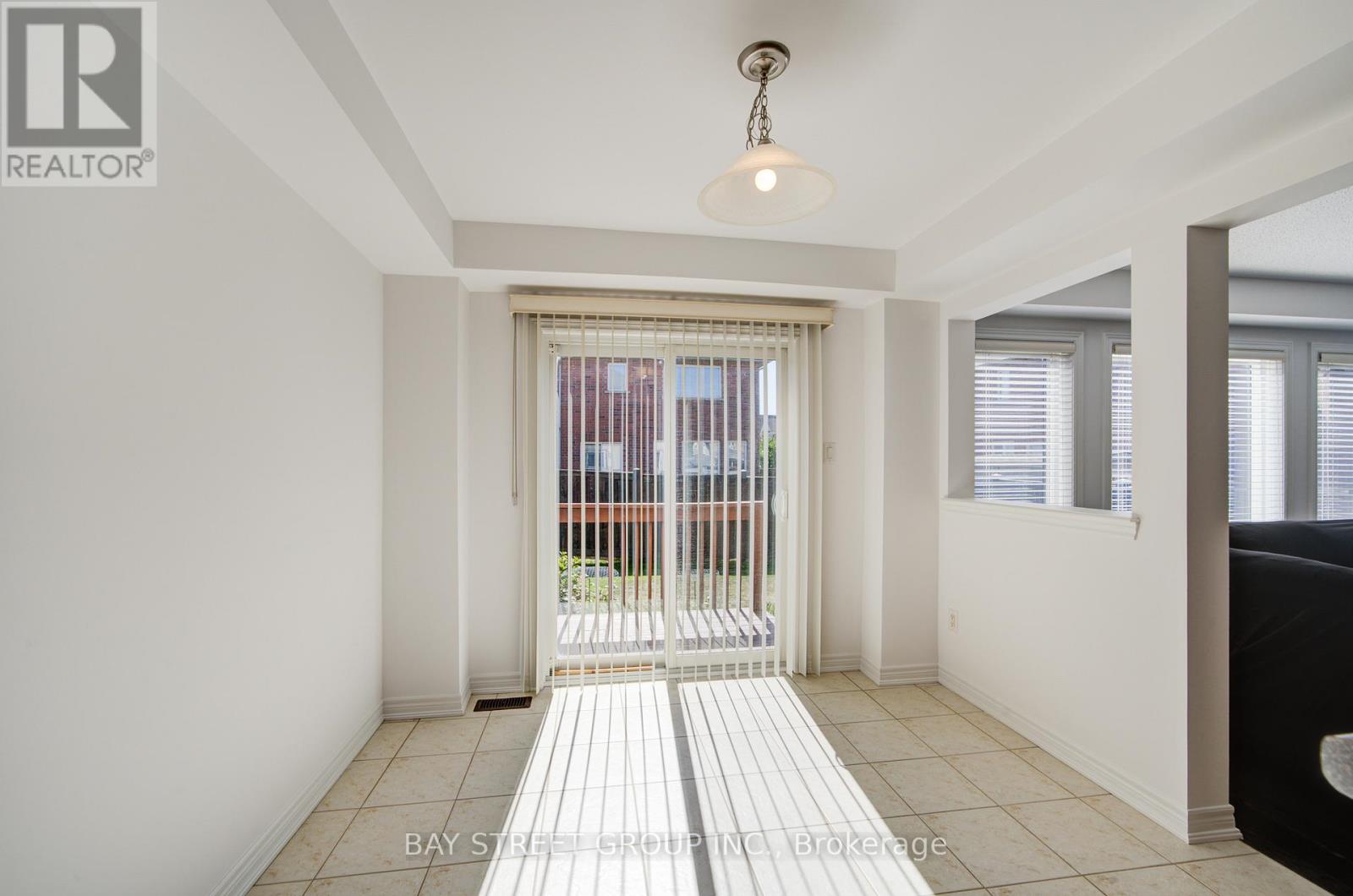 66 Sequin Drive, Richmond Hill, Ontario  L4E 0M4 - Photo 22 - N12422847