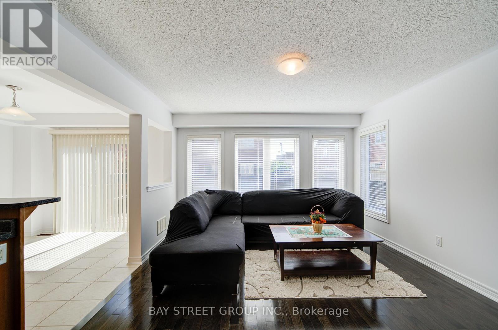 66 Sequin Drive, Richmond Hill, Ontario  L4E 0M4 - Photo 25 - N12422847