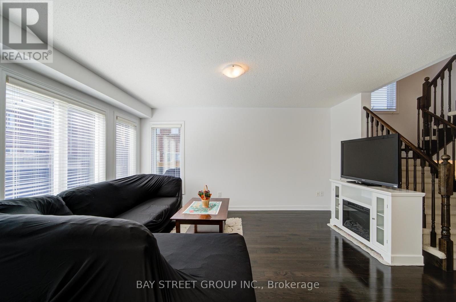 66 Sequin Drive, Richmond Hill, Ontario  L4E 0M4 - Photo 26 - N12422847