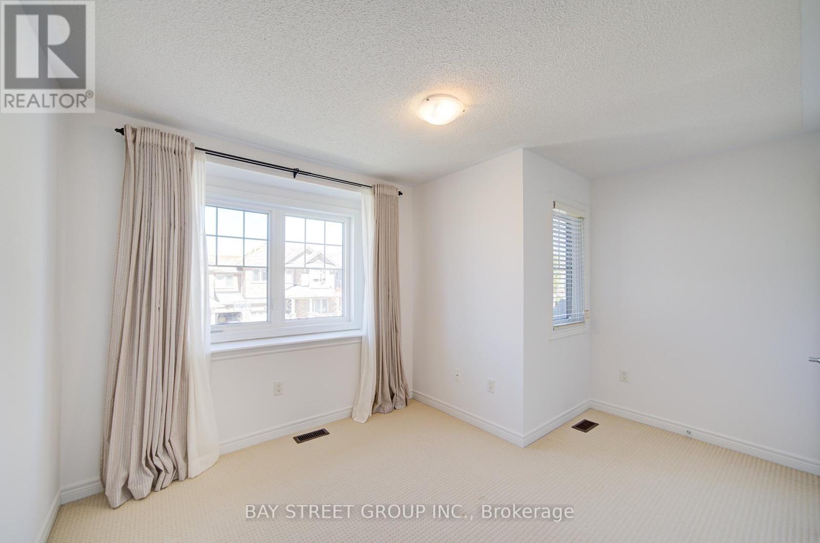 66 Sequin Drive, Richmond Hill, Ontario  L4E 0M4 - Photo 33 - N12422847