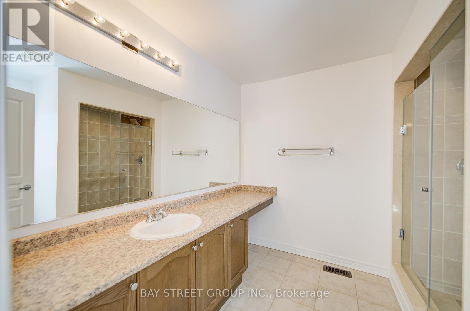 66 Sequin Drive, Richmond Hill, Ontario  L4E 0M4 - Photo 37 - N12422847