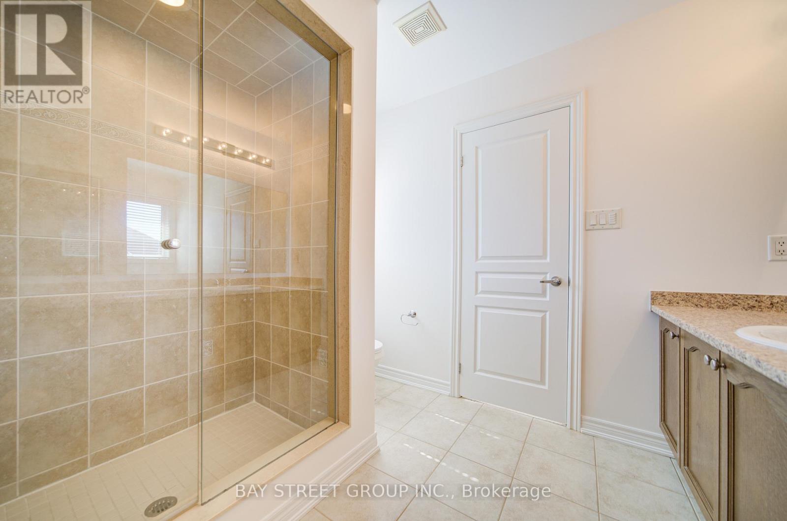 66 Sequin Drive, Richmond Hill, Ontario  L4E 0M4 - Photo 38 - N12422847