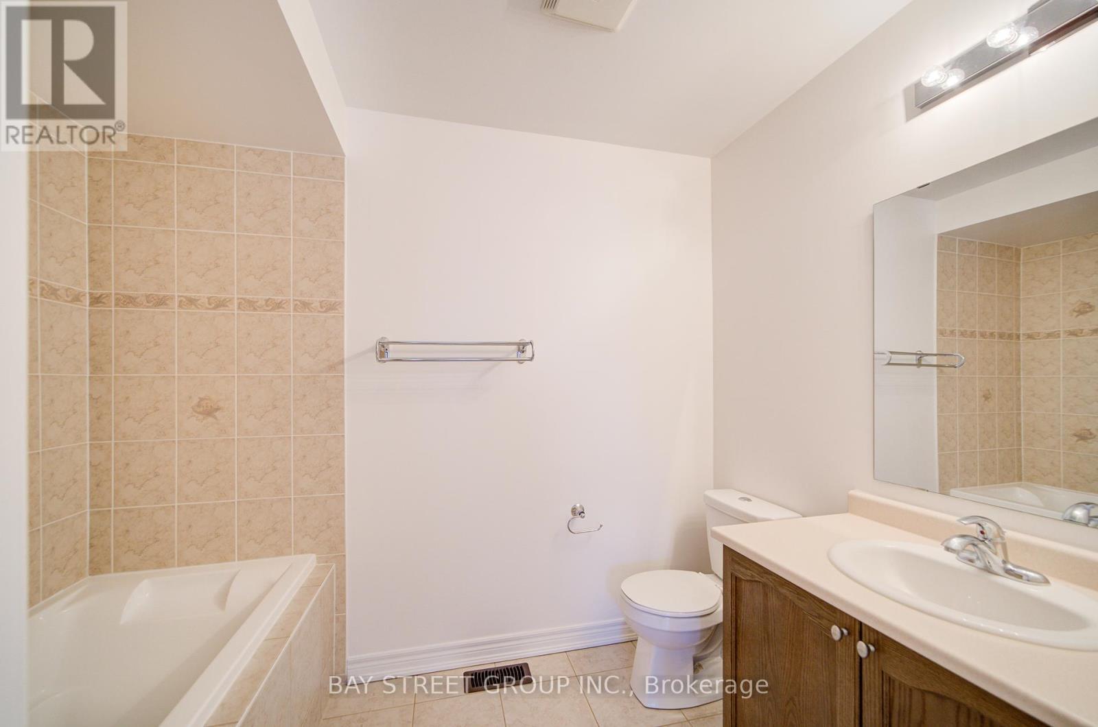 66 Sequin Drive, Richmond Hill, Ontario  L4E 0M4 - Photo 39 - N12422847