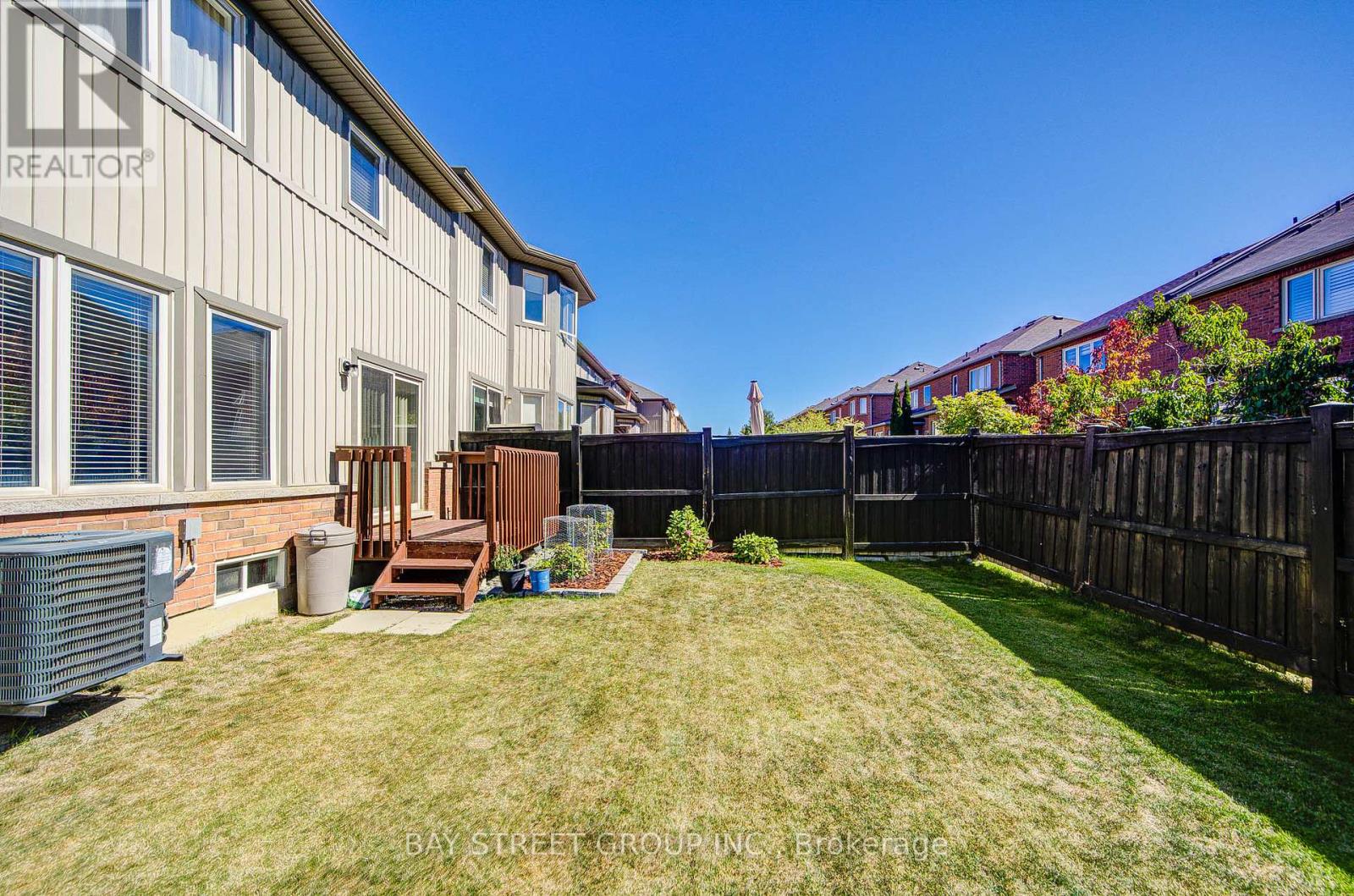 66 Sequin Drive, Richmond Hill, Ontario  L4E 0M4 - Photo 5 - N12422847