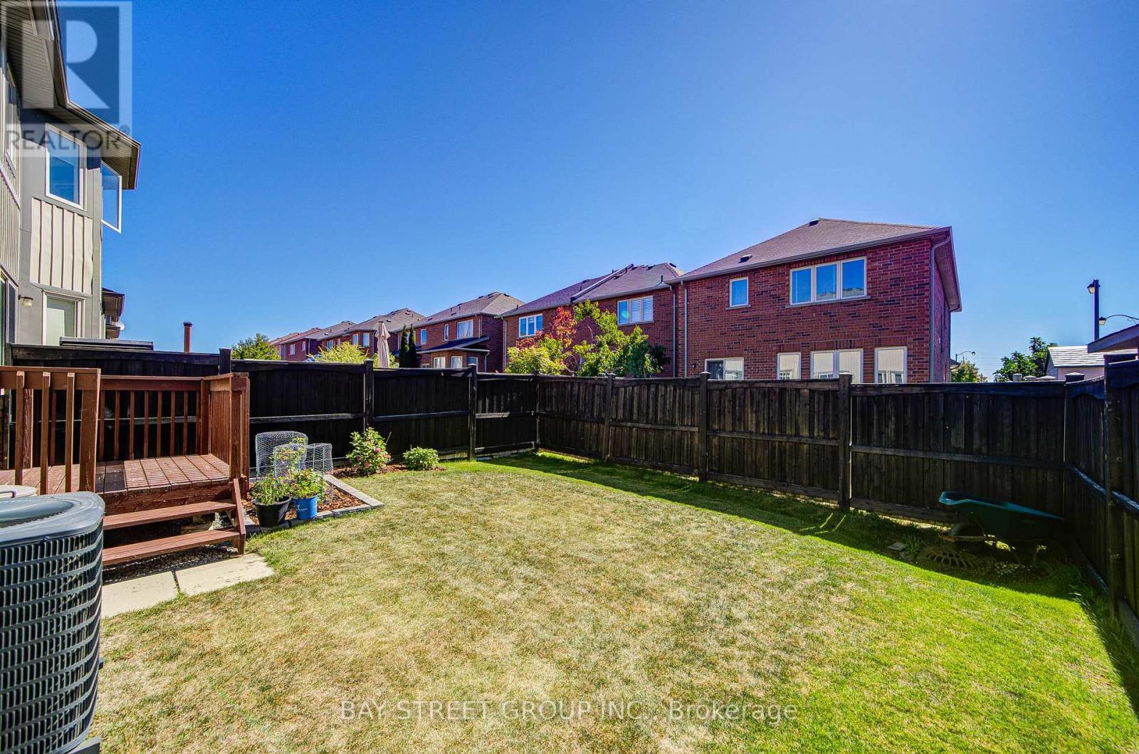 66 Sequin Drive, Richmond Hill, Ontario  L4E 0M4 - Photo 6 - N12422847
