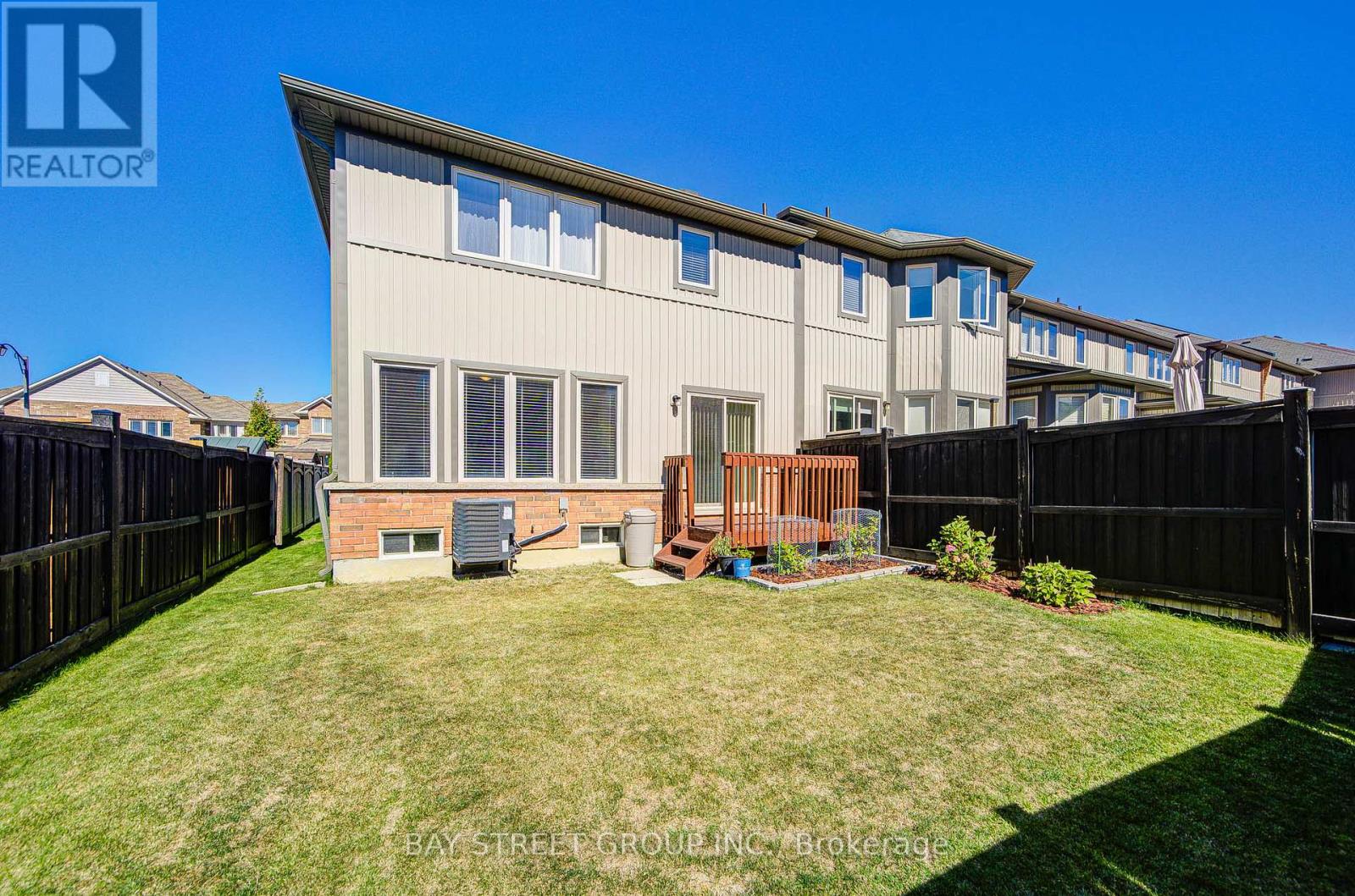 66 Sequin Drive, Richmond Hill, Ontario  L4E 0M4 - Photo 7 - N12422847