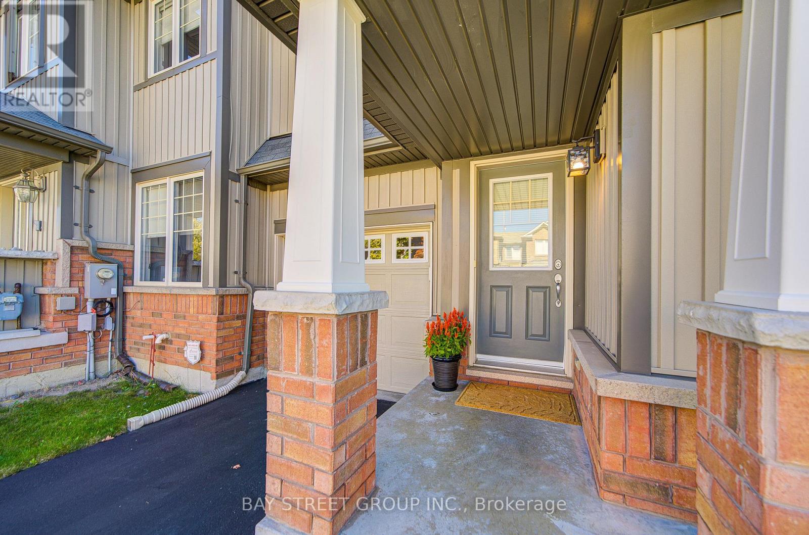 66 Sequin Drive, Richmond Hill, Ontario  L4E 0M4 - Photo 9 - N12422847