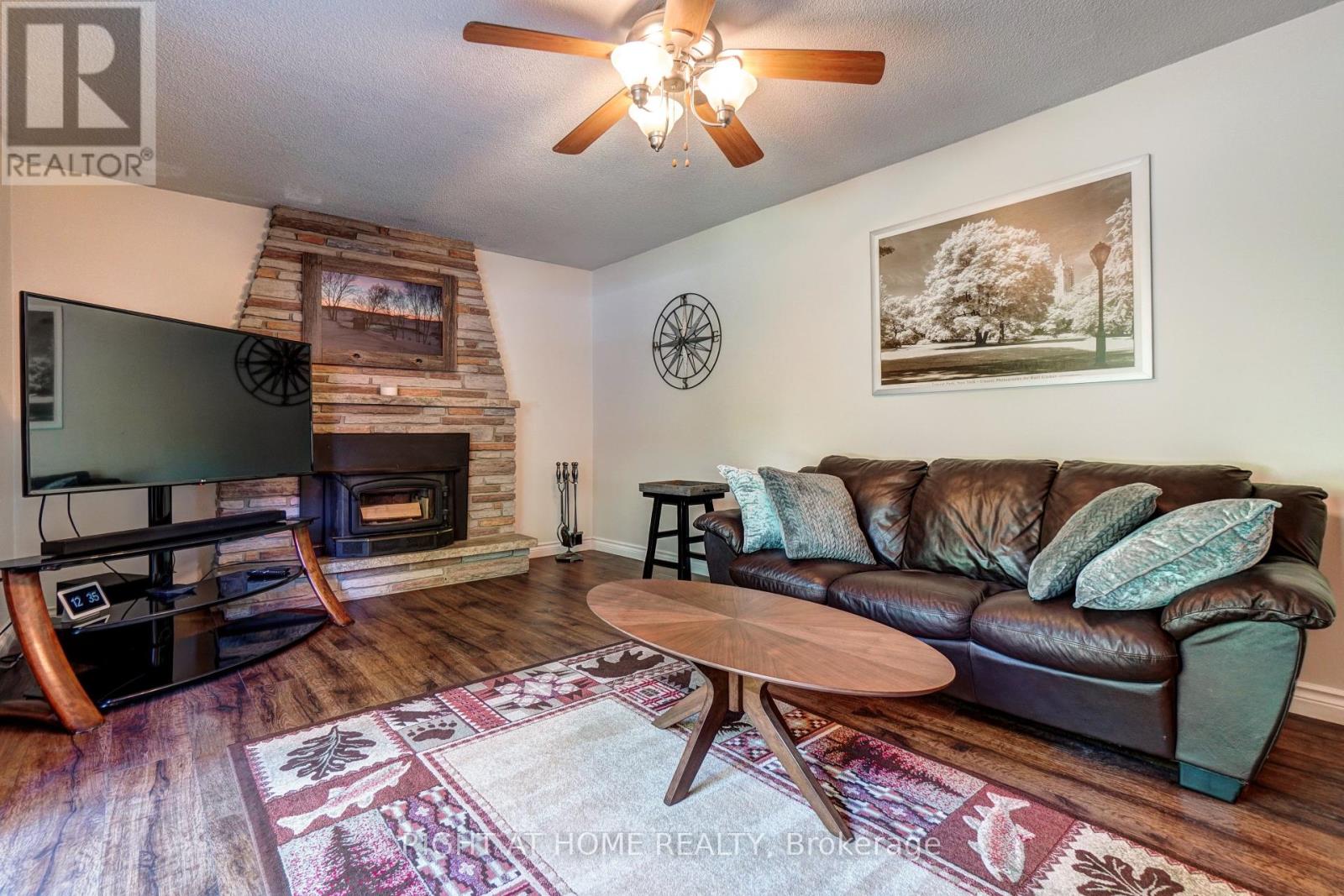 18 Northwood Road, Georgina, Ontario  L0E 1R0 - Photo 13 - N12422848