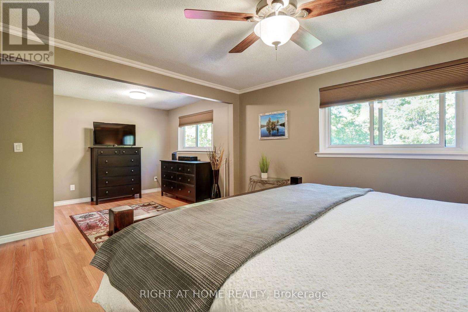 18 Northwood Road, Georgina, Ontario  L0E 1R0 - Photo 16 - N12422848