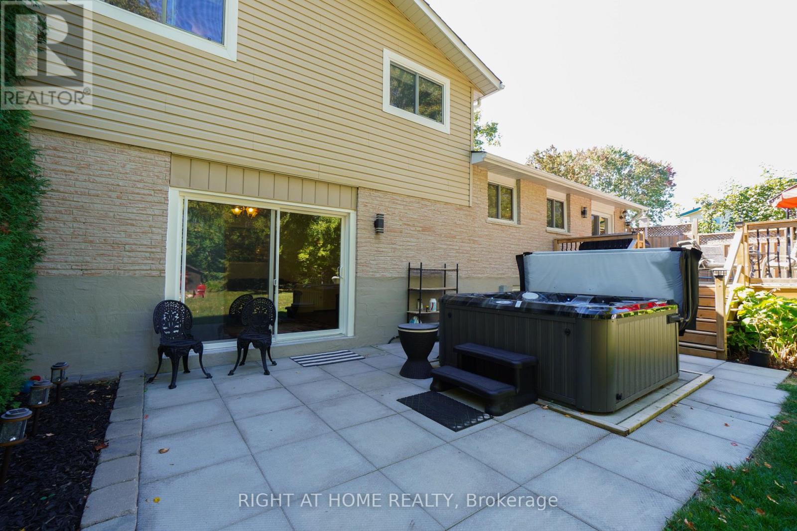 18 Northwood Road, Georgina, Ontario  L0E 1R0 - Photo 28 - N12422848