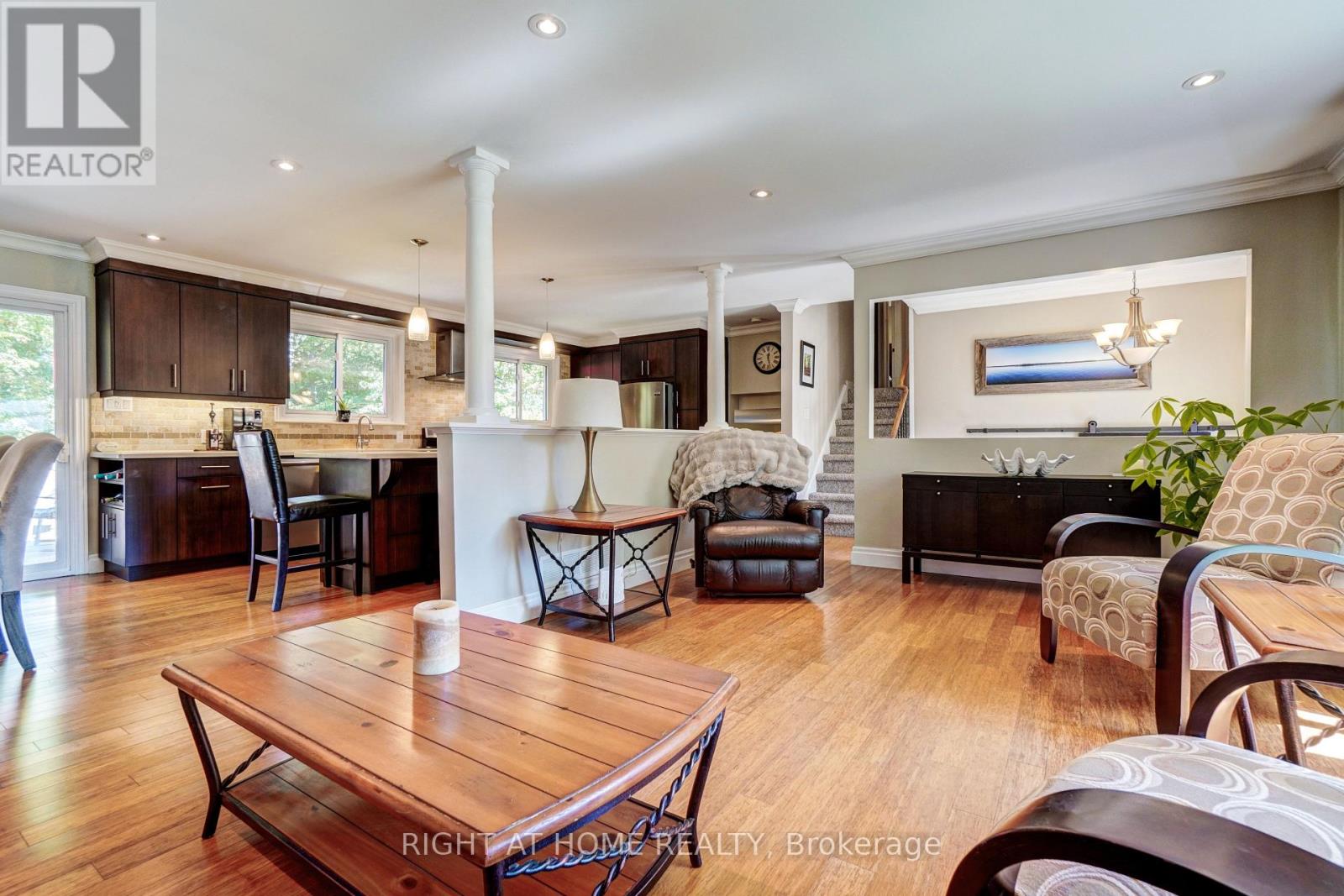 18 Northwood Road, Georgina, Ontario  L0E 1R0 - Photo 3 - N12422848