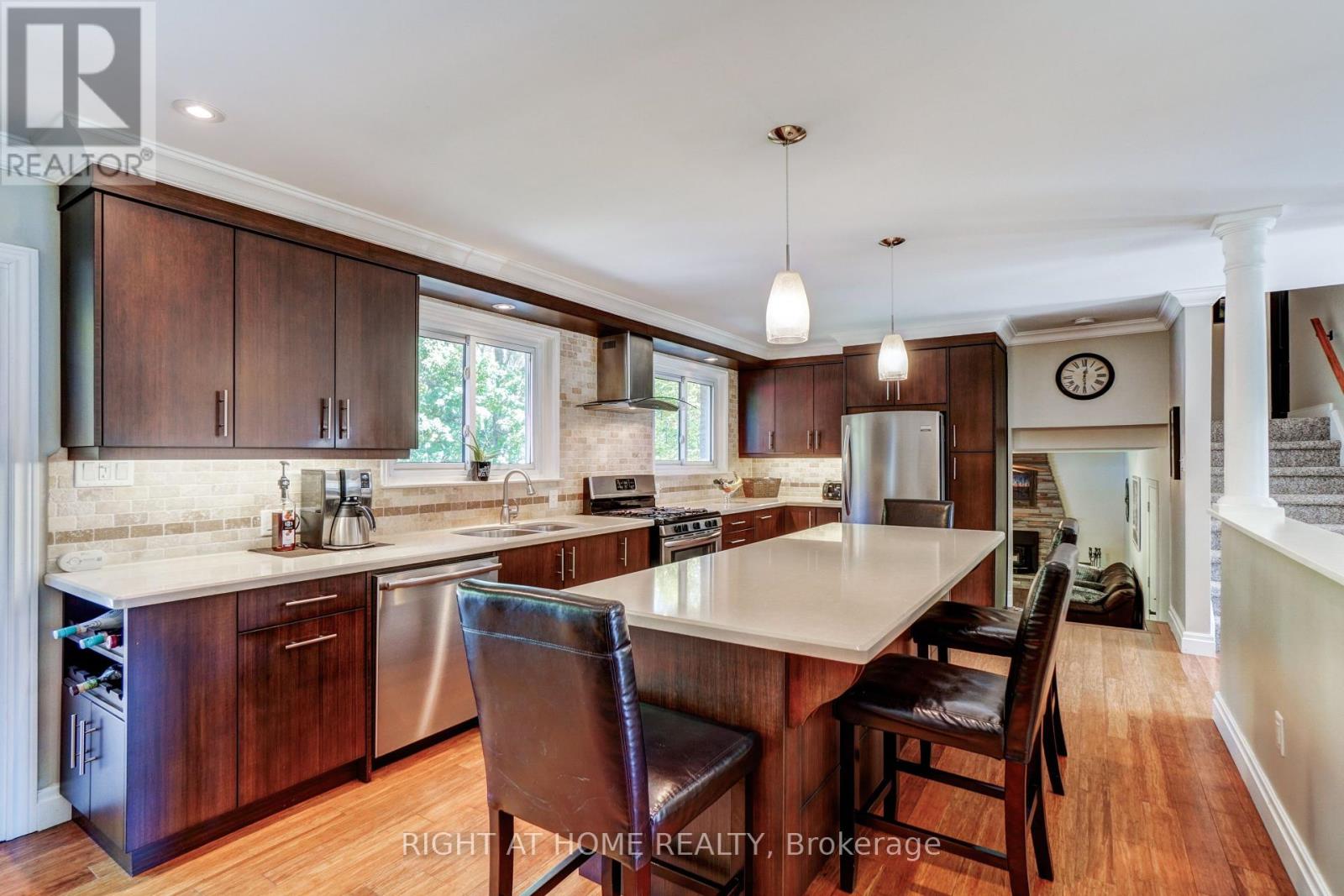 18 Northwood Road, Georgina, Ontario  L0E 1R0 - Photo 9 - N12422848