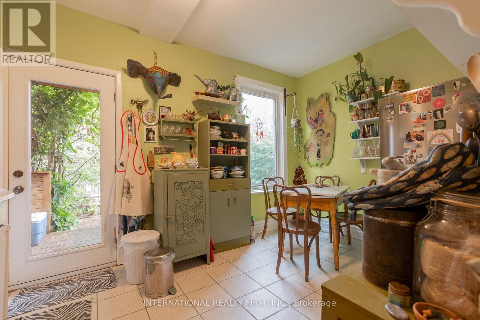 1273 Lansdowne Avenue, Toronto, Ontario  M6H 3Z9 - Photo 11 - W12422851