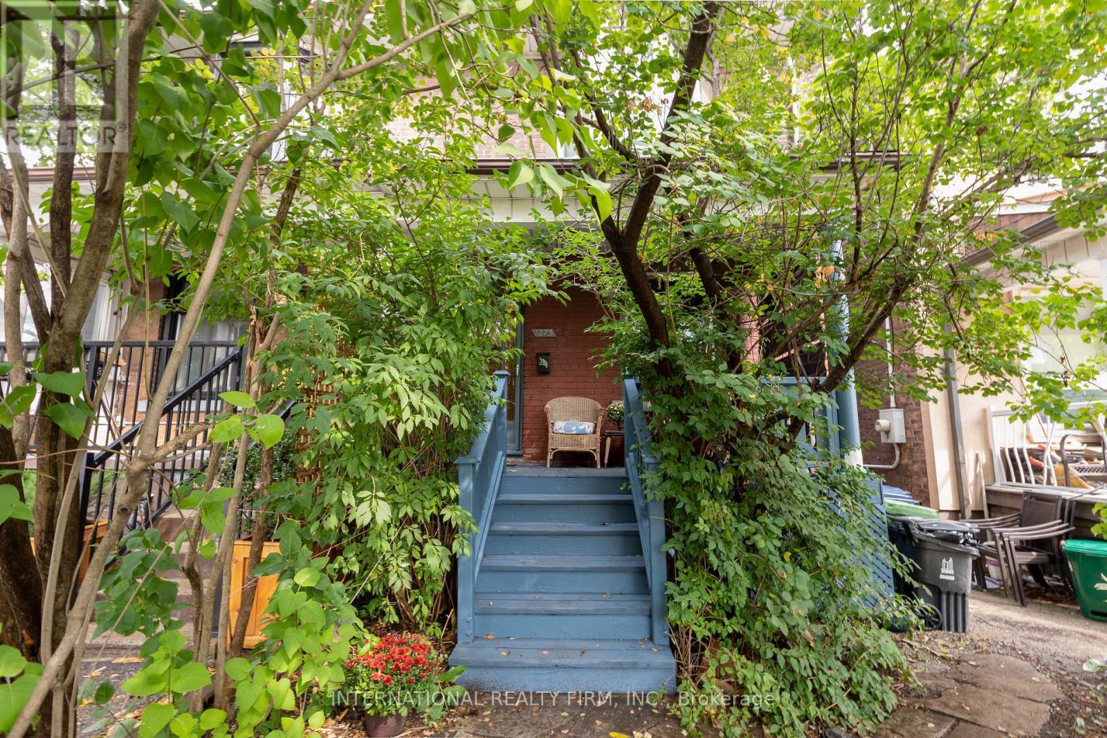 1273 Lansdowne Avenue, Toronto, Ontario  M6H 3Z9 - Photo 3 - W12422851