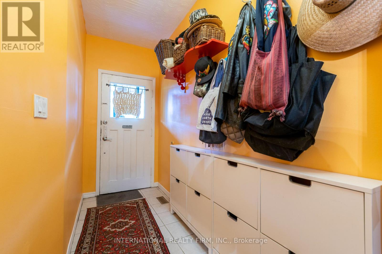 1273 Lansdowne Avenue, Toronto, Ontario  M6H 3Z9 - Photo 4 - W12422851