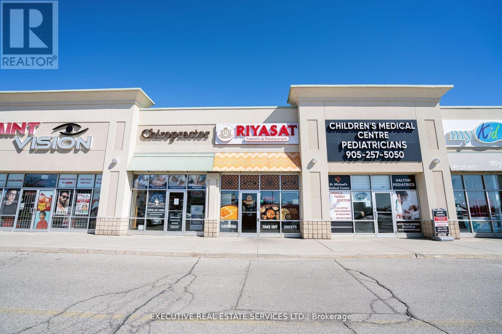 7 - 478 Dundas Street W, Oakville (Ro River Oaks), Ontario  L6H 6Y3 - Photo 4 - W12422867