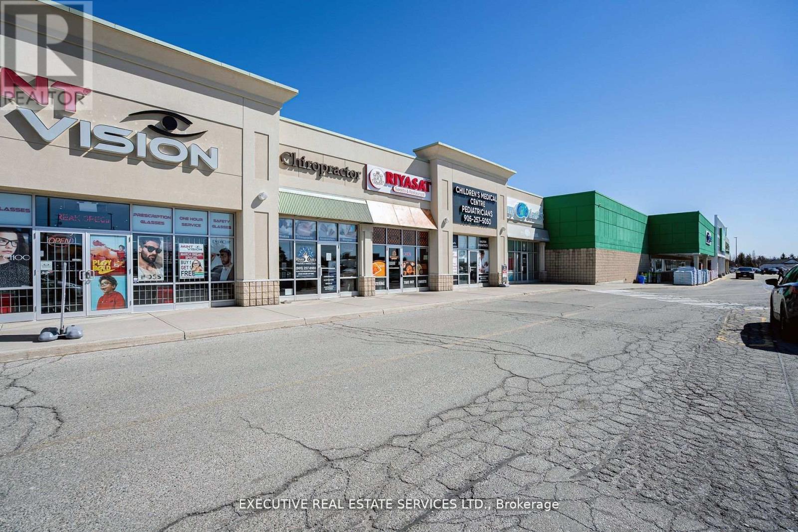7 - 478 Dundas Street W, Oakville (Ro River Oaks), Ontario  L6H 6Y3 - Photo 6 - W12422867