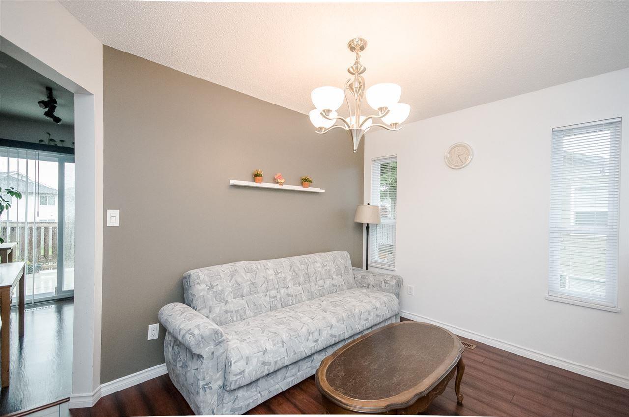 15026 98a Avenue, Surrey, British Columbia  V3R 8H3 - Photo 4 - R3050928
