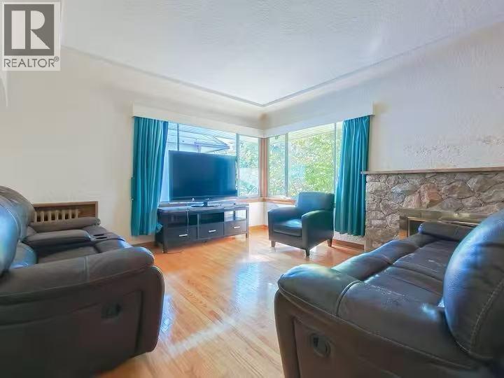2134 W 53rd Avenue, Vancouver, British Columbia  V6P 1L5 - Photo 2 - R3020970