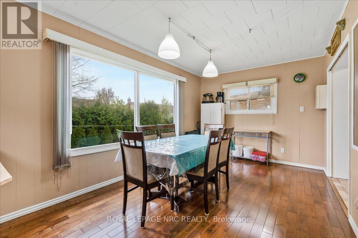 16 Dunraven Avenue, St. Catharines, Ontario  L2M 6A7 - Photo 11 - X12422889