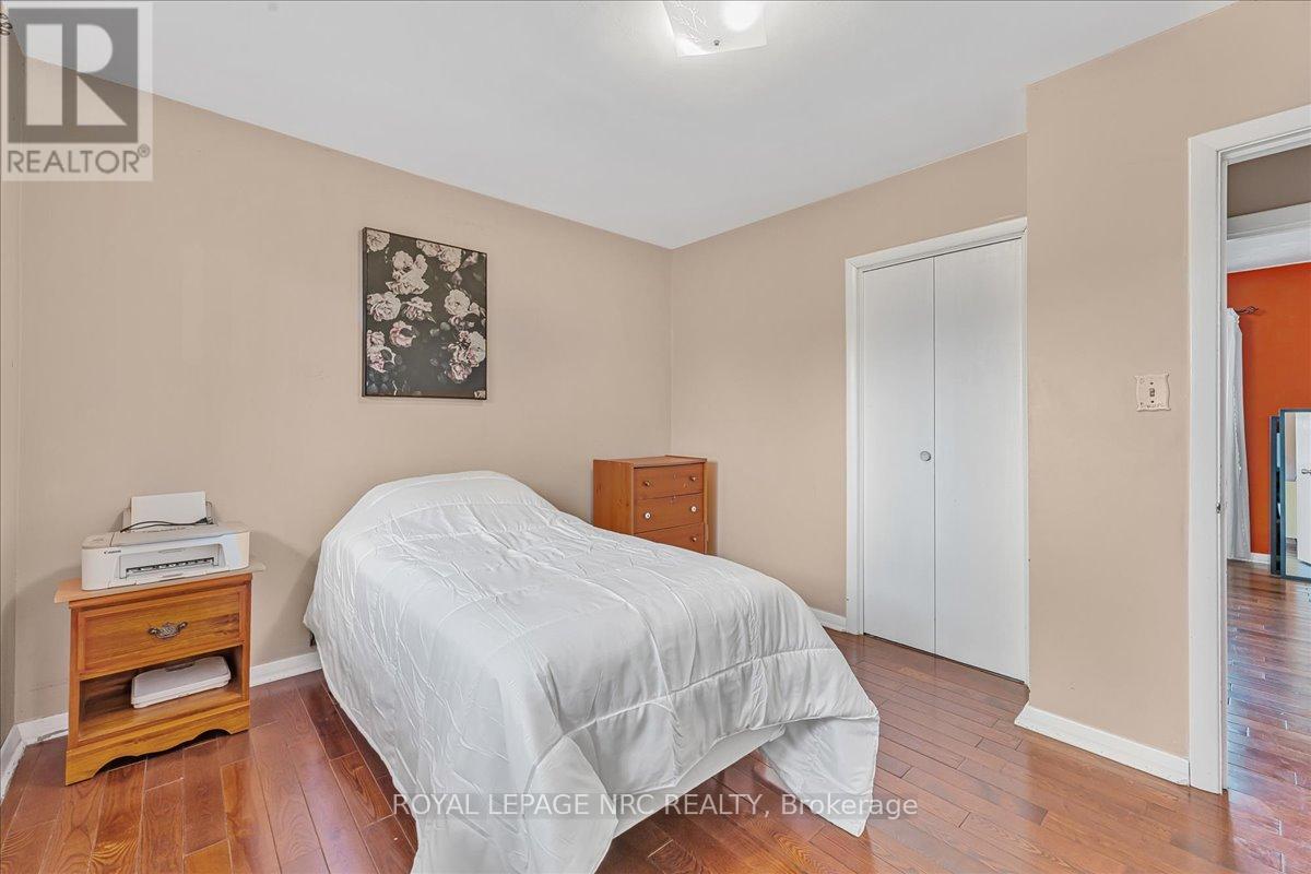16 Dunraven Avenue, St. Catharines, Ontario  L2M 6A7 - Photo 14 - X12422889